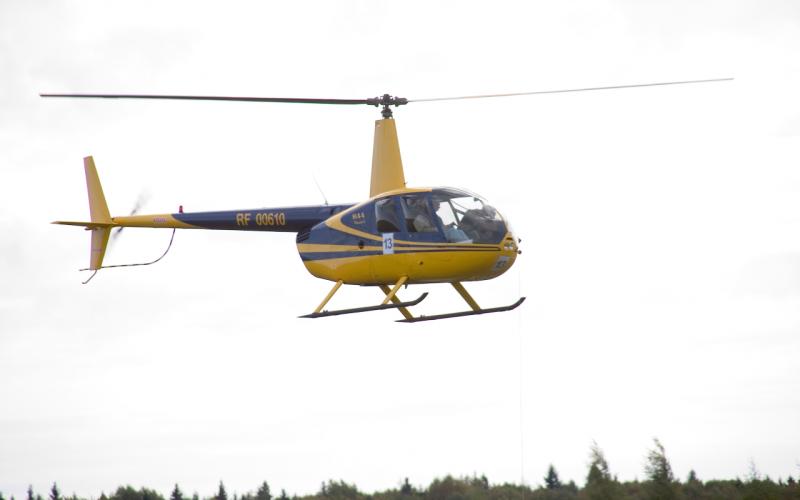 вертолет Robinson R44