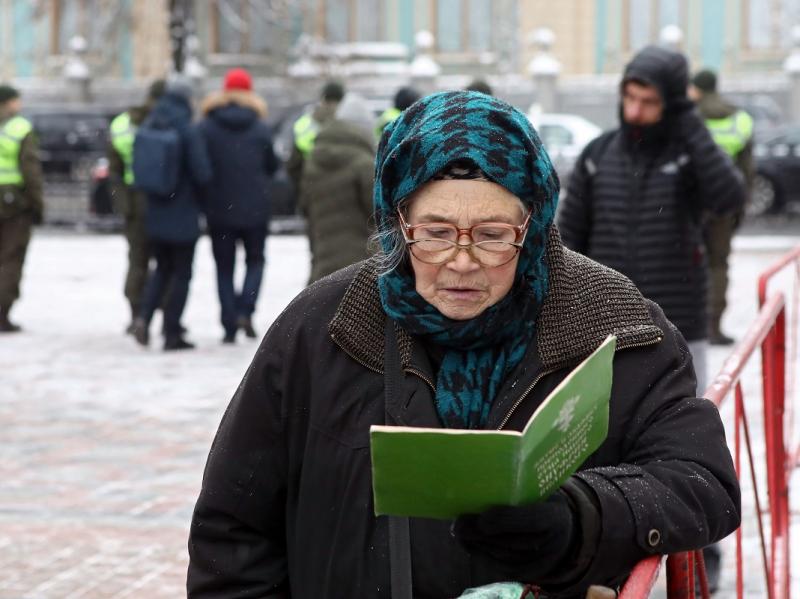 Пенсионерам 2023 какие выплаты. Пенсионеры в России. Женщины. Безработные пенсионеры. Пенсионер с деньгами.