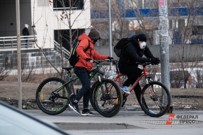 Велосипедисты на улице Екатеринбурга