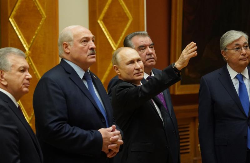 Лидеры СНГ на неформальном саммите в Санкт-Петербурге