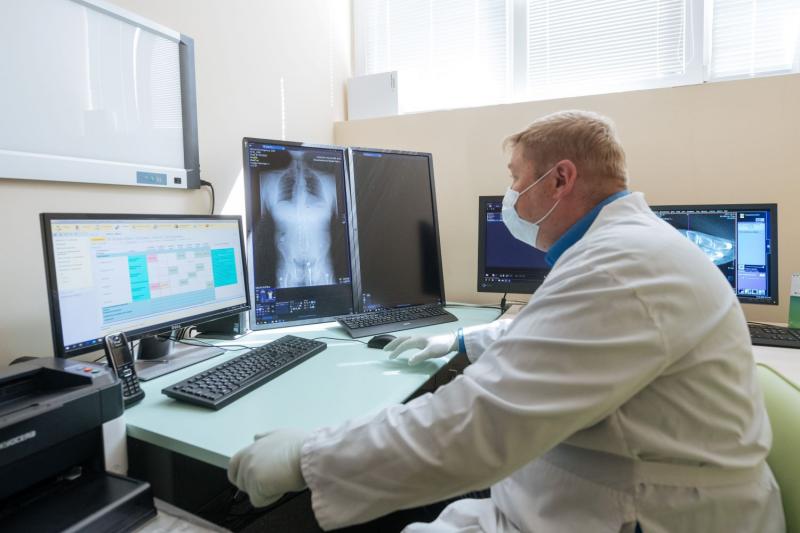 Истец настаивает, что поставил рентгеновские диагностические подвижные цифровые кабинеты