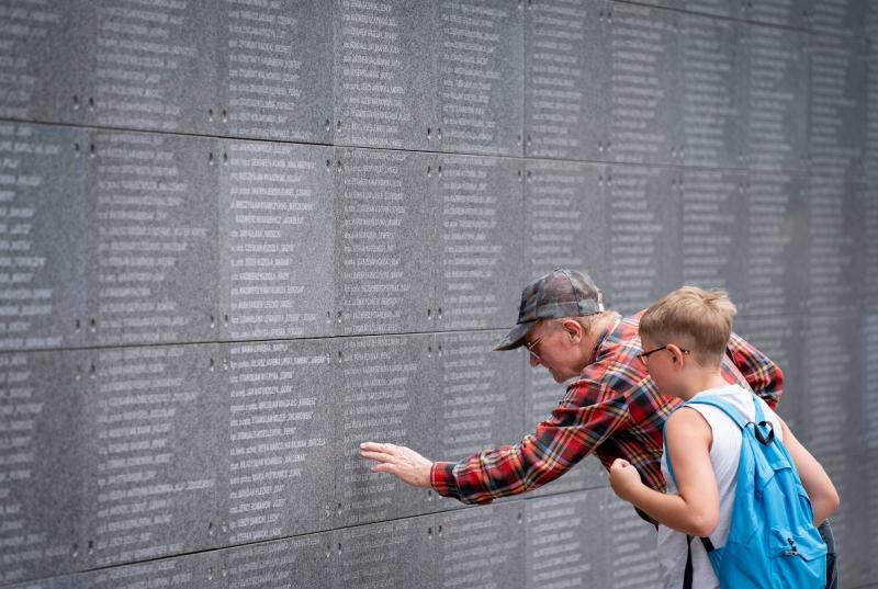 мемориал жертвам второй мировой войны в польше