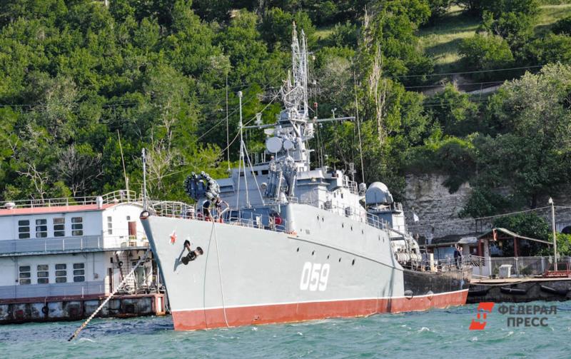 Противолодочный корабль на базе в Севастополе