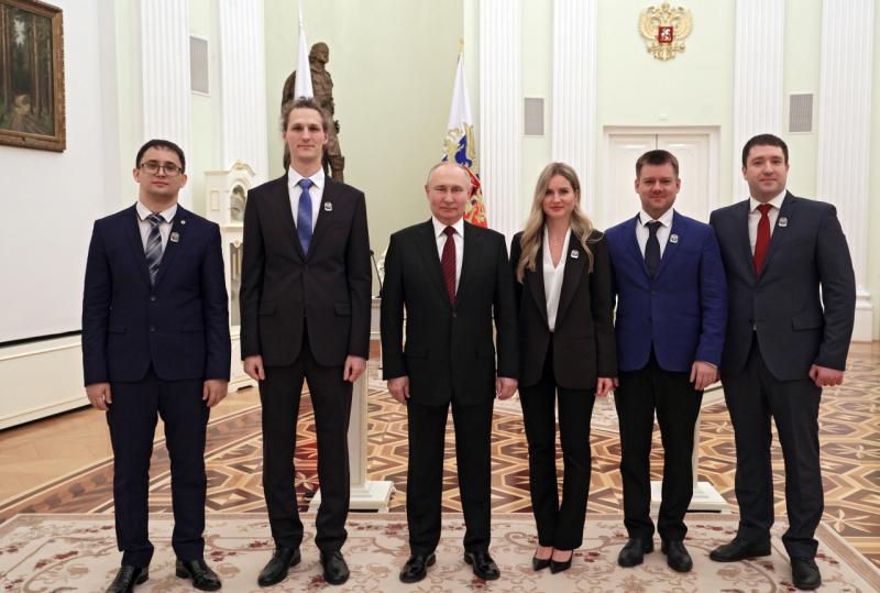 Путин с учеными