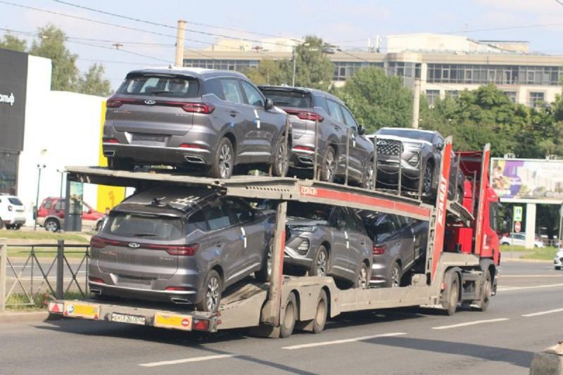 Популярным способом доставки машин из Владивостока в другие регионы России является автовоз