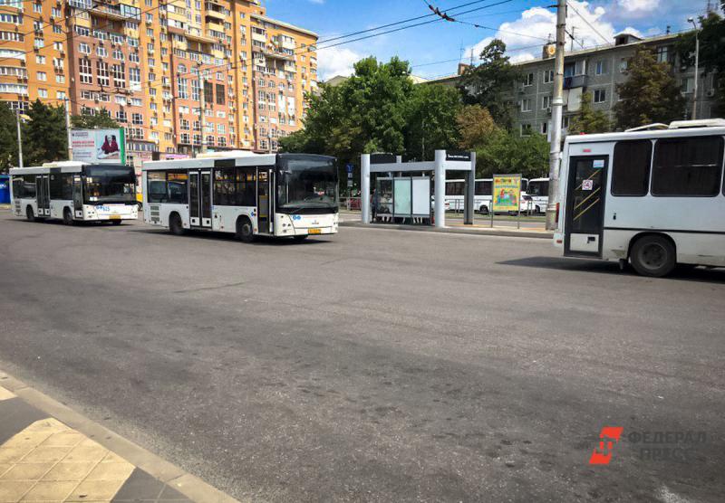 Общественный транспорт Краснодара представлен автобусами, электротрнаспортом, маршрутками
