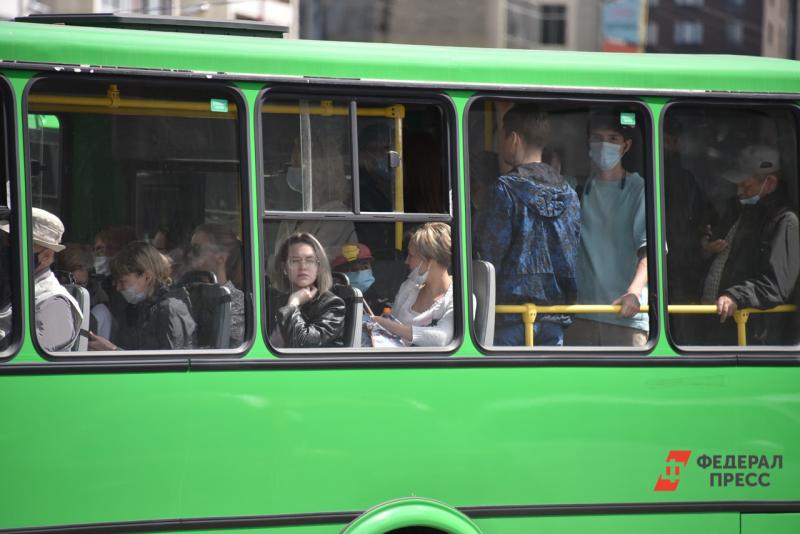 Автобус с пассажирами