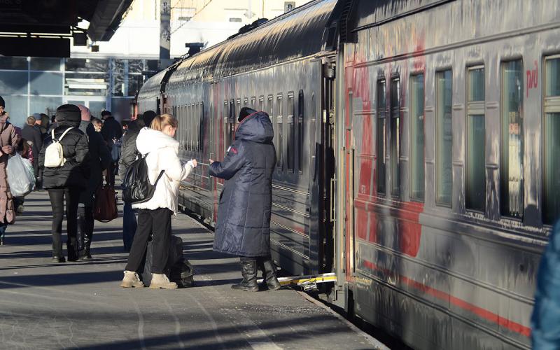 В Тюменской области выясняют обстоятельства ЧП на железной дороге, где погибла молодая женщина