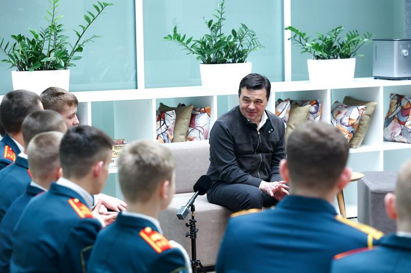 Губернатор Андрей Воробьев на встрече  с кадетами в Подмосковье