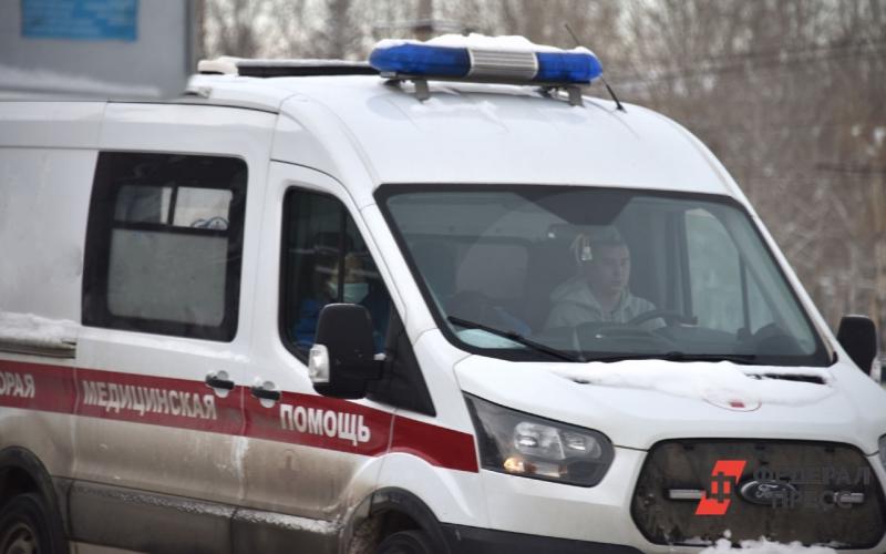 Машина скорой помощи в России зимой