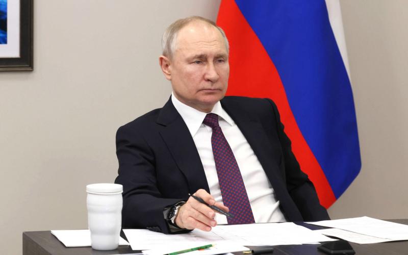 Владимир Путин провел совещание по развитию городов в ДФО