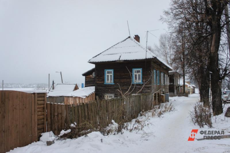 В Лабытнанги местный житель залез на крышу двухэтажки и требовал встречи с мэром