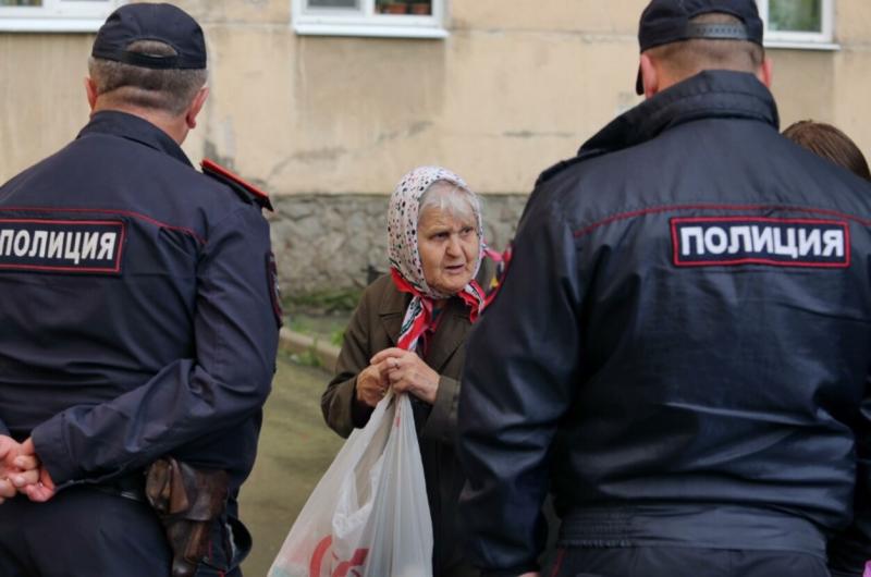 Полиция и бабушка