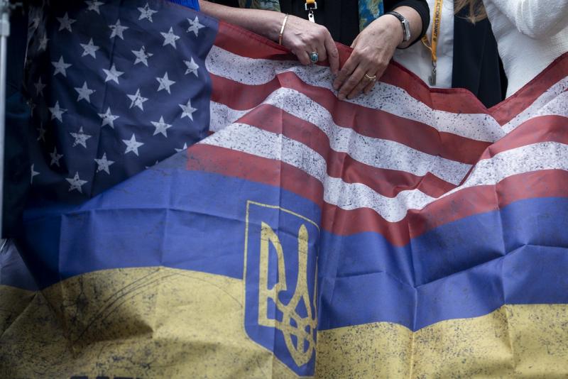 флаги сша и украины