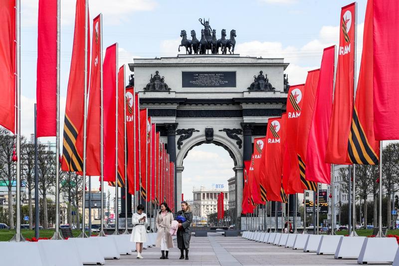 Украшенная к Дню Победы Москва