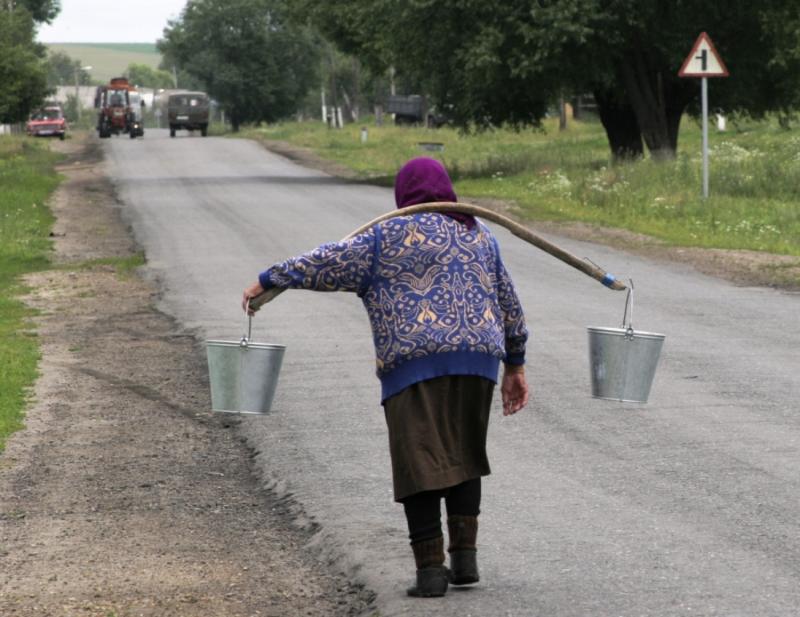 Пенсионерка в деревне