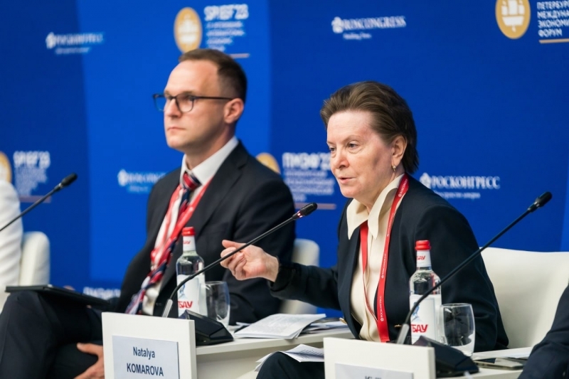 Глава Югры Наталья Комарова возглавила делегацию округа на ПМЭФ-2023