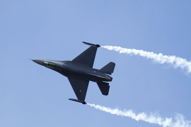 F-16