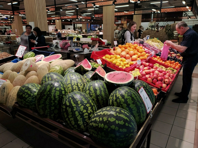 Рынок с фруктами