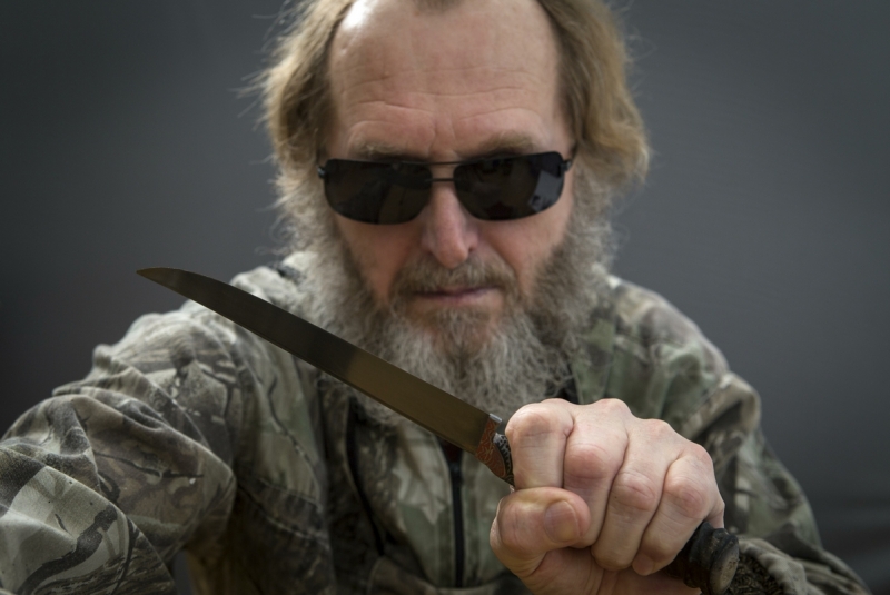 человек с ножом