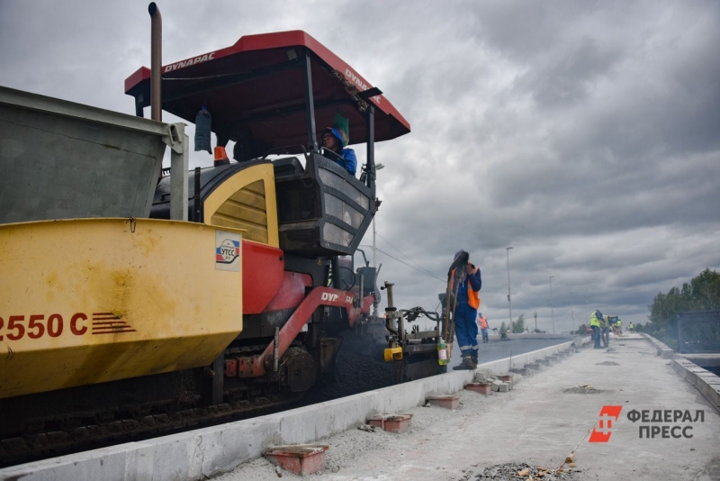 Свердловская область ремонтирует дороги в ДНР