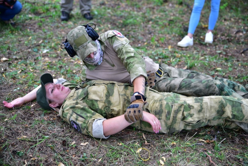 Оказание первой помощи раненому