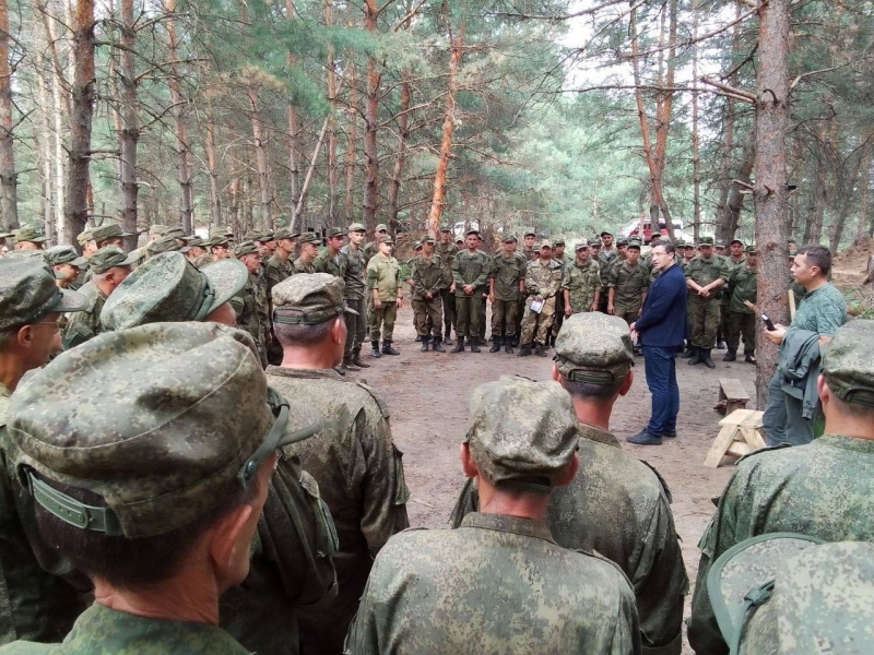 Глеб Никитин с военными