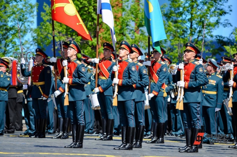 Российская гвардия сегодня вновь стоит на защите страны