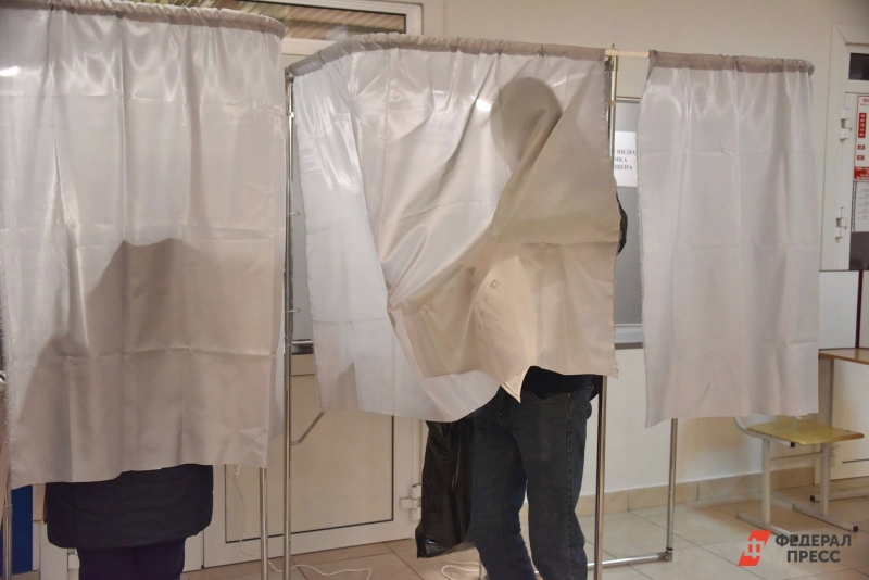 Избиратели голосуют на выборах в Прикамье