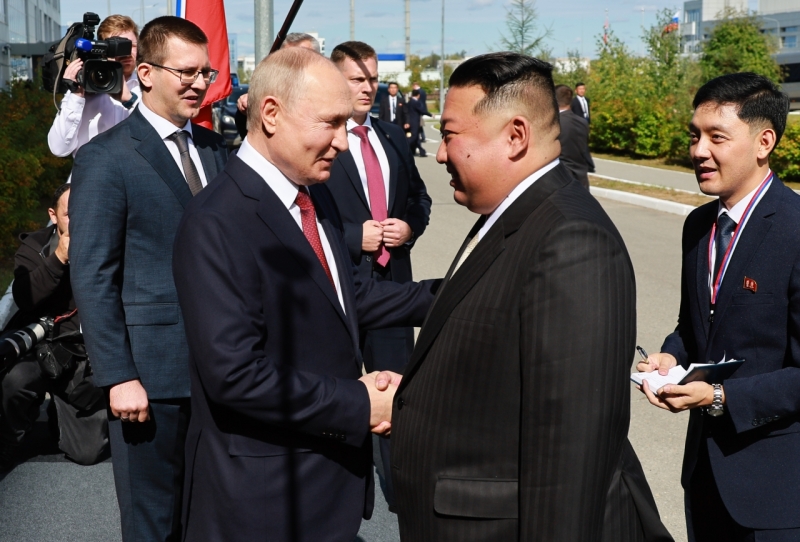 Владимир Путин и Ким Чен Ын на космодроме Восточный