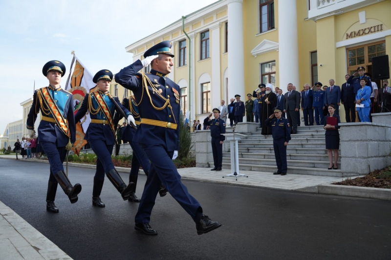 Суворовское училище