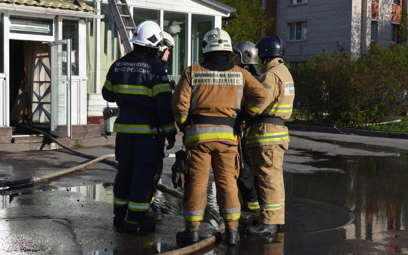 Обсуждения пожарных. Пожар в Новосибирске. МЧС фото. Авария Новосибирская область. Пожар в Советском районе.