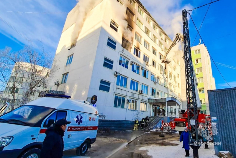 Офисное здание в Якутии в огне