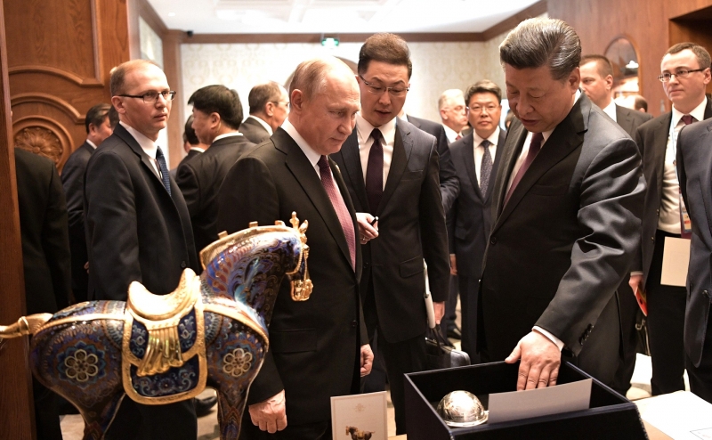 Путин и Си регулярно обмениваются подарками