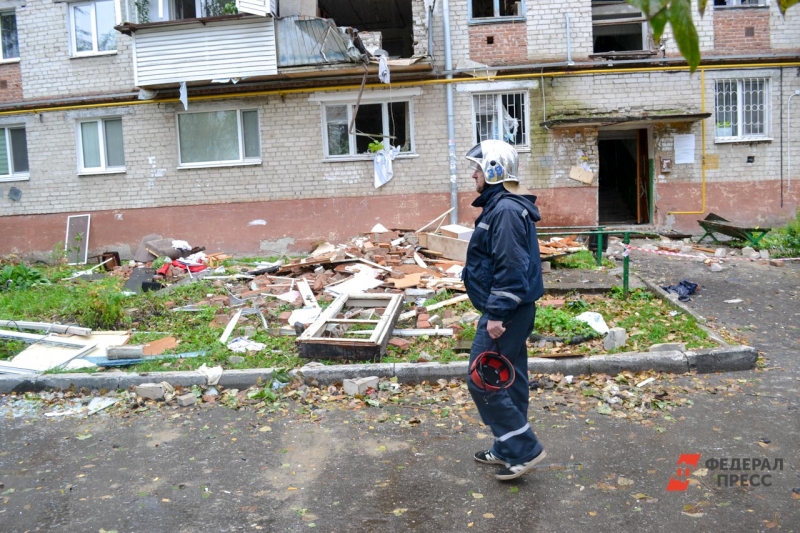 В ЛНР устраняют разрушения