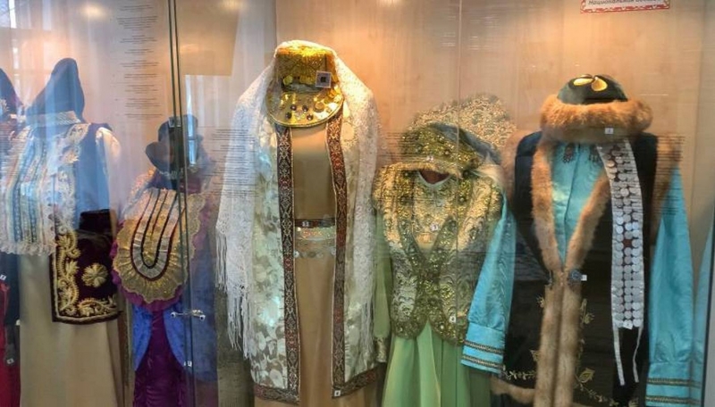 Женская национальная одежда сибирских татар