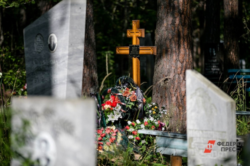 Установлен новый срок для организации подзахоронения «могила в могилу»