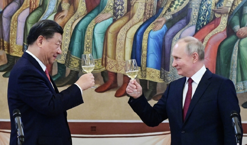 Путин и Си Цзиньпин пьют алкоголь