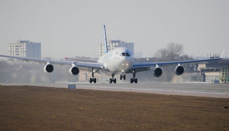 Новый самолет Ил-96 на испытаниях