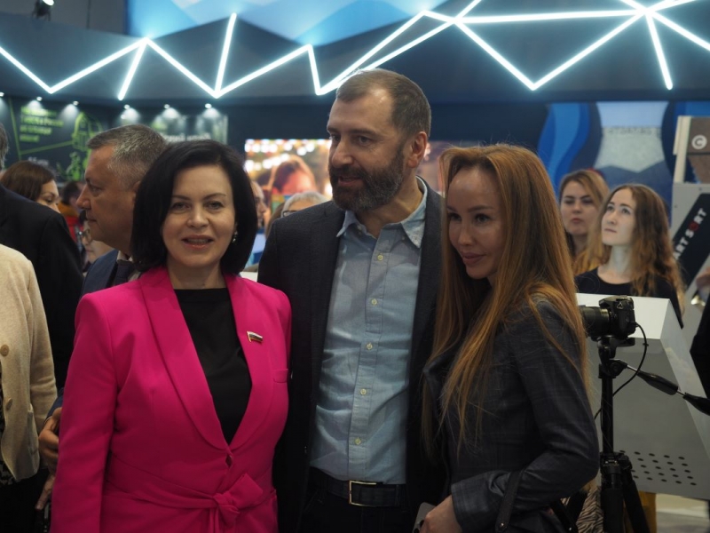Один из руководителей «Росхима» Марина Бортова (на фото справа) рассказала о будущем амбициозного проекта