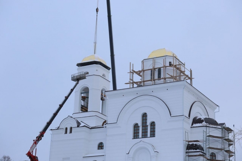 Освящены кресты и купола нового храма