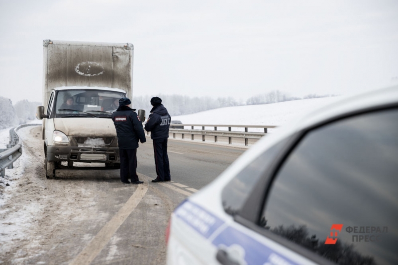 Трасса с грузовиком