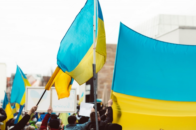 украинские флаги