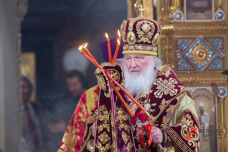 Глава РПЦ Патриарх Кирилл на богослужении