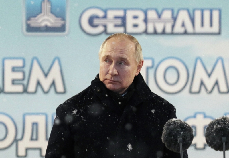 Путин на морозе без шапки