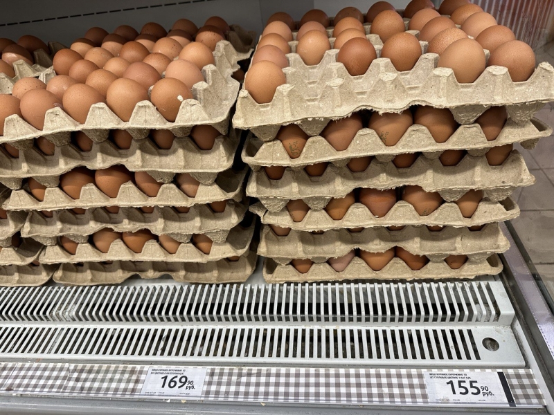 цена за десяток яиц бренда «Курочкино» отборной категории стоила 169 рублей, 1 категории – 155 рублей