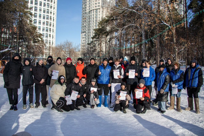 Алексей Вихарев организовал для молодых уралмашевцев необычные футбольные соревнования