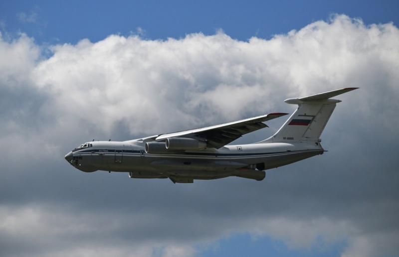 самолет ил-76