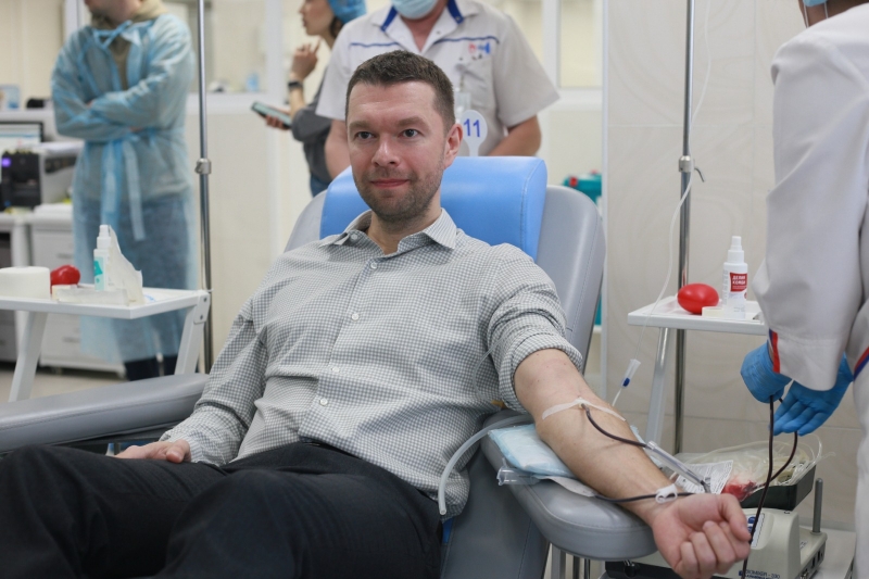 Депутаты сдали более четырех литров донорской крови