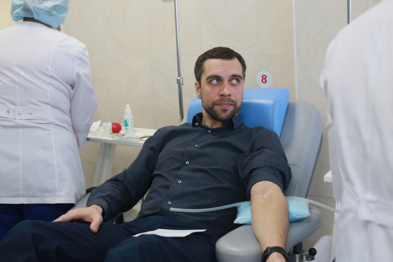 Депутаты сдали более четырех литров донорской крови